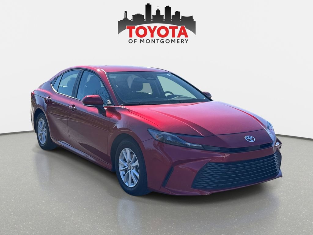 Used 2025 Toyota Camry LE image 1