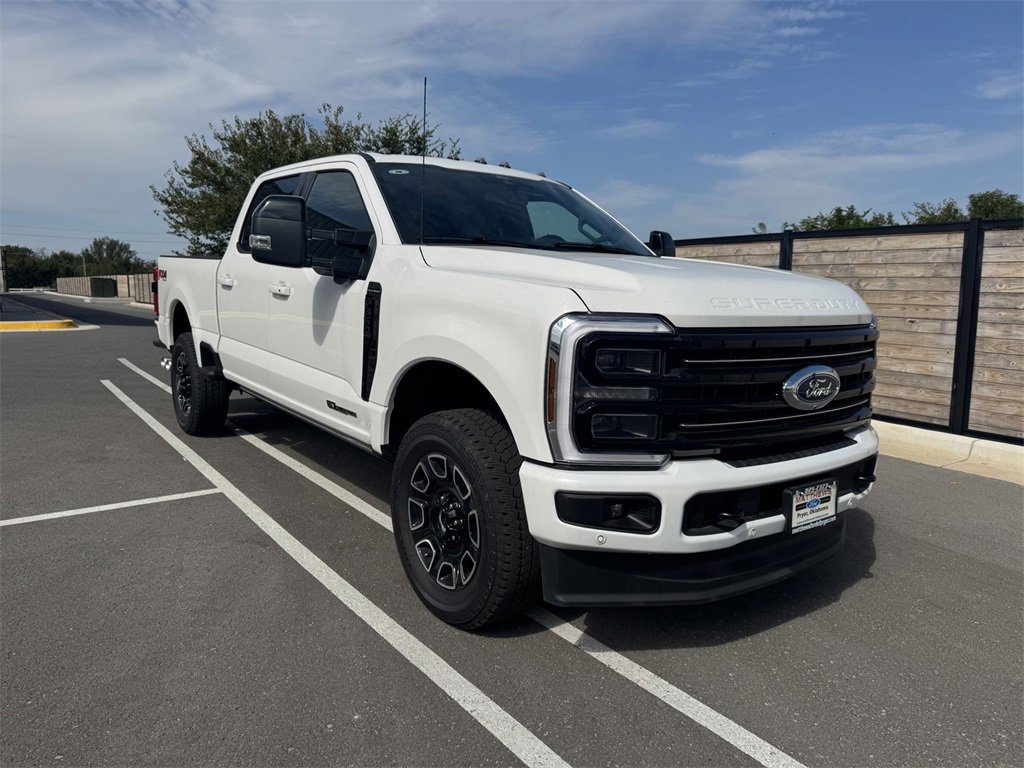 Used 2025 Ford F350 Platinum w/ FX4 Off-Road Package image 6