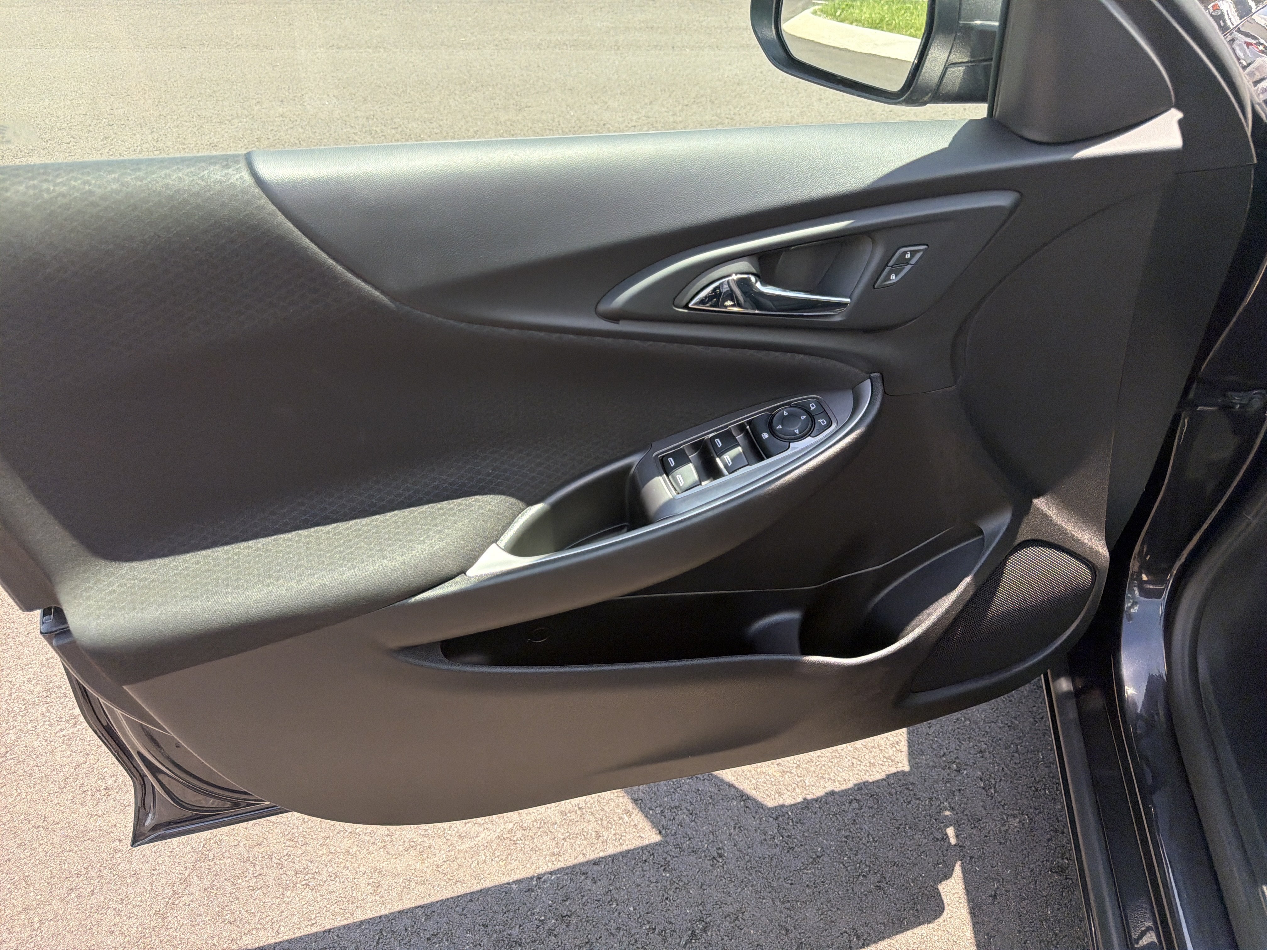 Used 2023 Chevrolet Malibu LS FWD image 31