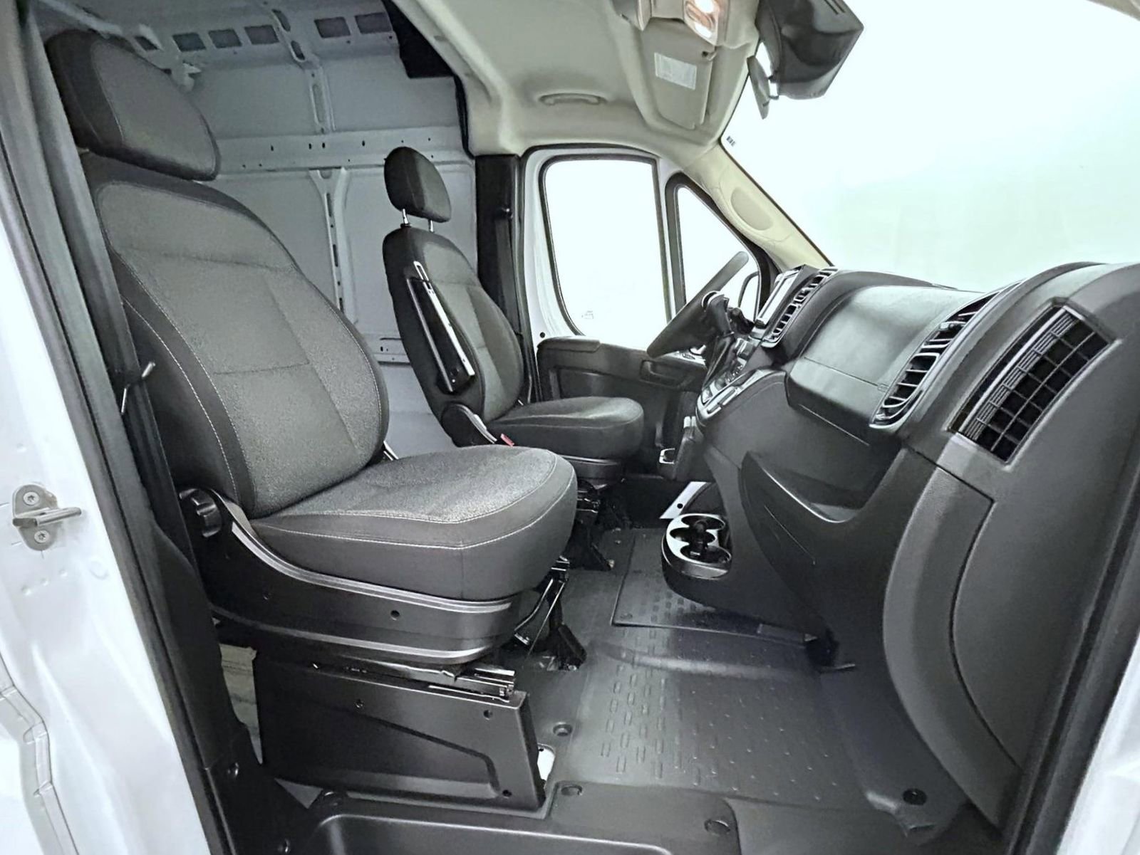 Used 2023 RAM ProMaster 2500 FWD image 15
