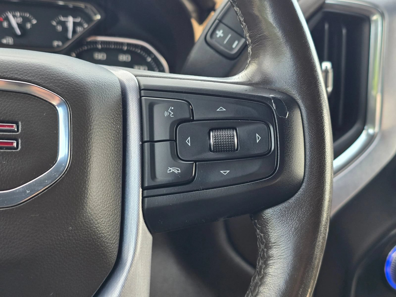 Used 2020 GMC Sierra 1500 SLT w/ Driver Alert Package II AWD/4WD image 28