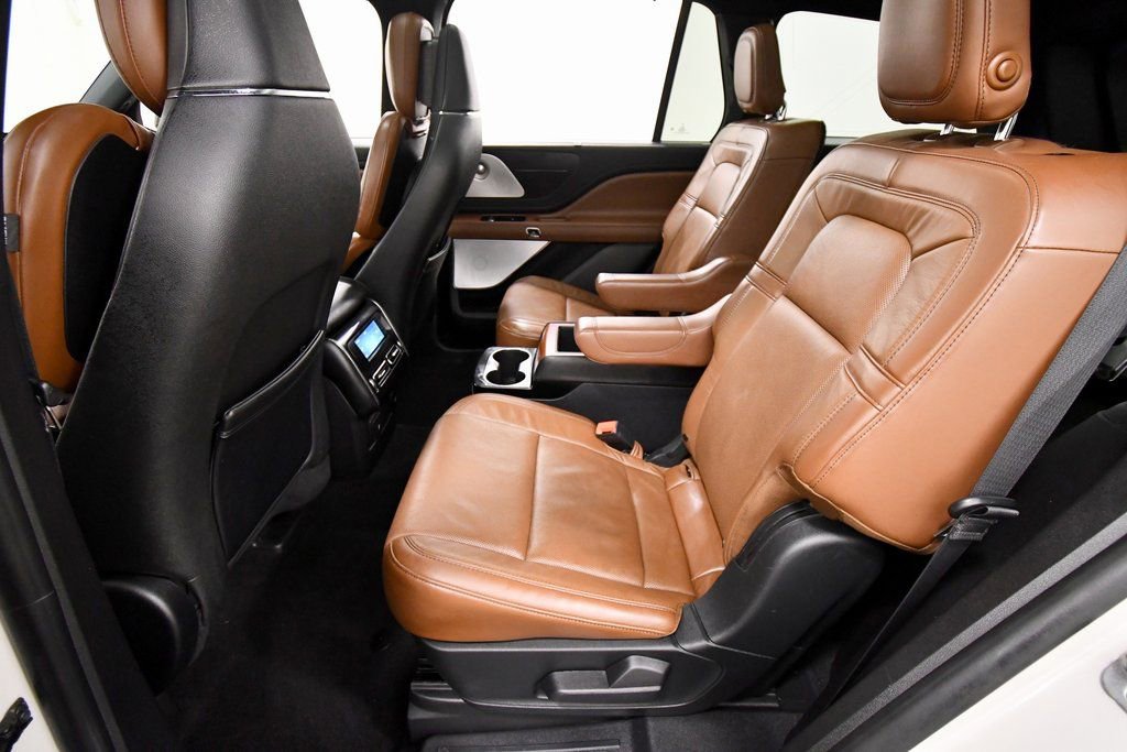 Used 2020 Lincoln Aviator Reserve w/ Equipment Group 202A image 15