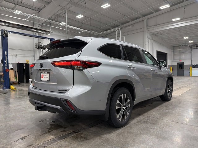 Certified 2024 Toyota Highlander XLE image 62