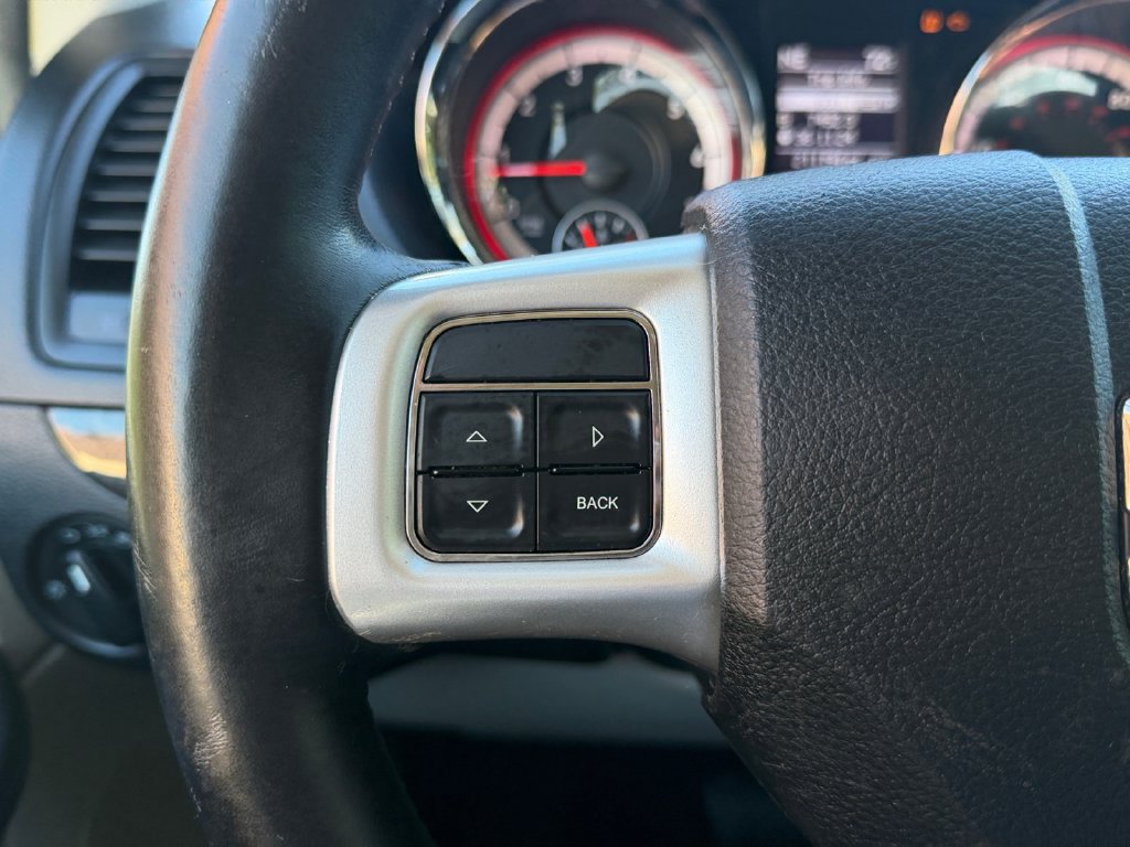 Used 2013 Dodge Grand Caravan SXT w/ Rear Park Assist Pkg FWD image 24