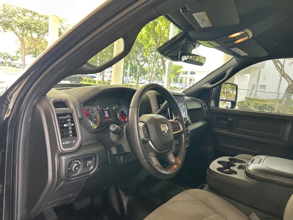 Used 2025 RAM 5500 Tradesman w/ Chrome Appearance Group AWD/4WD image 7