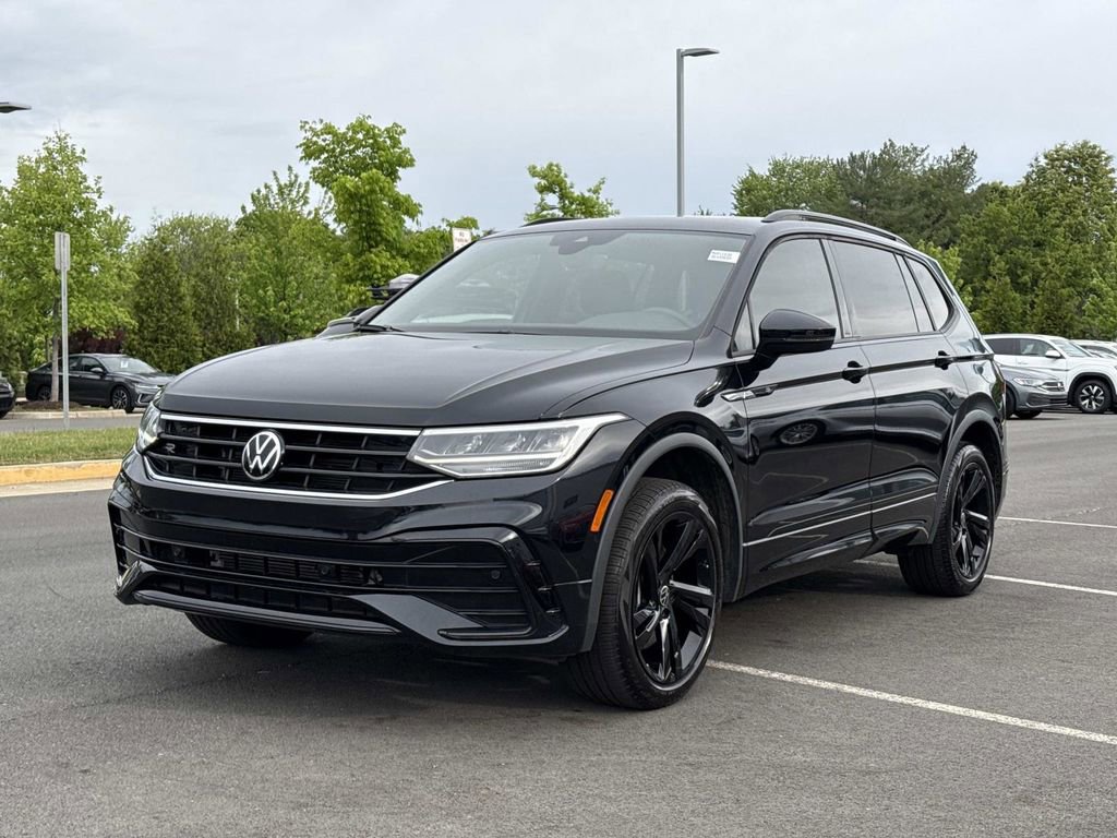 Used 2024 Volkswagen Tiguan SE R-Line AWD/4WD image 6
