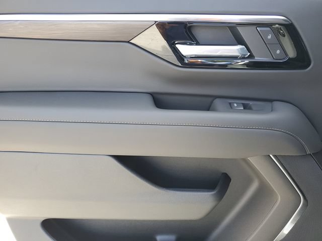 New 2026 Chevrolet Suburban LS RWD image 8