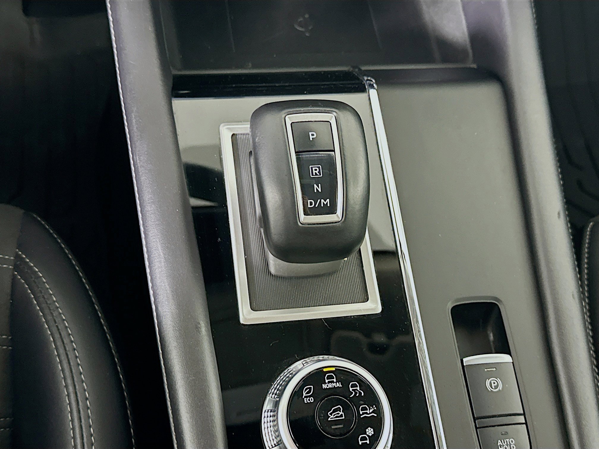 Used 2024 Mitsubishi Outlander SE image 25