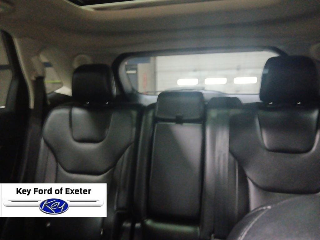 Used 2021 Ford Edge Titanium image 37