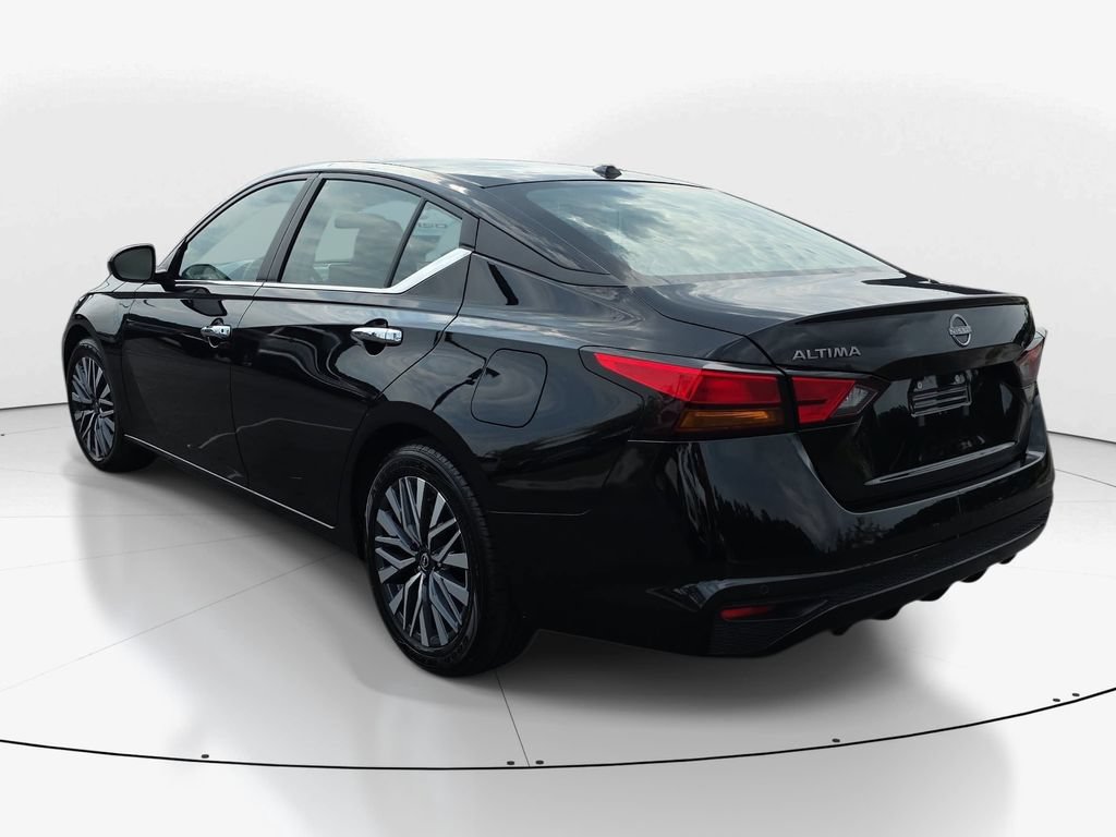 Used 2025 Nissan Altima 2.5 SV FWD image 8