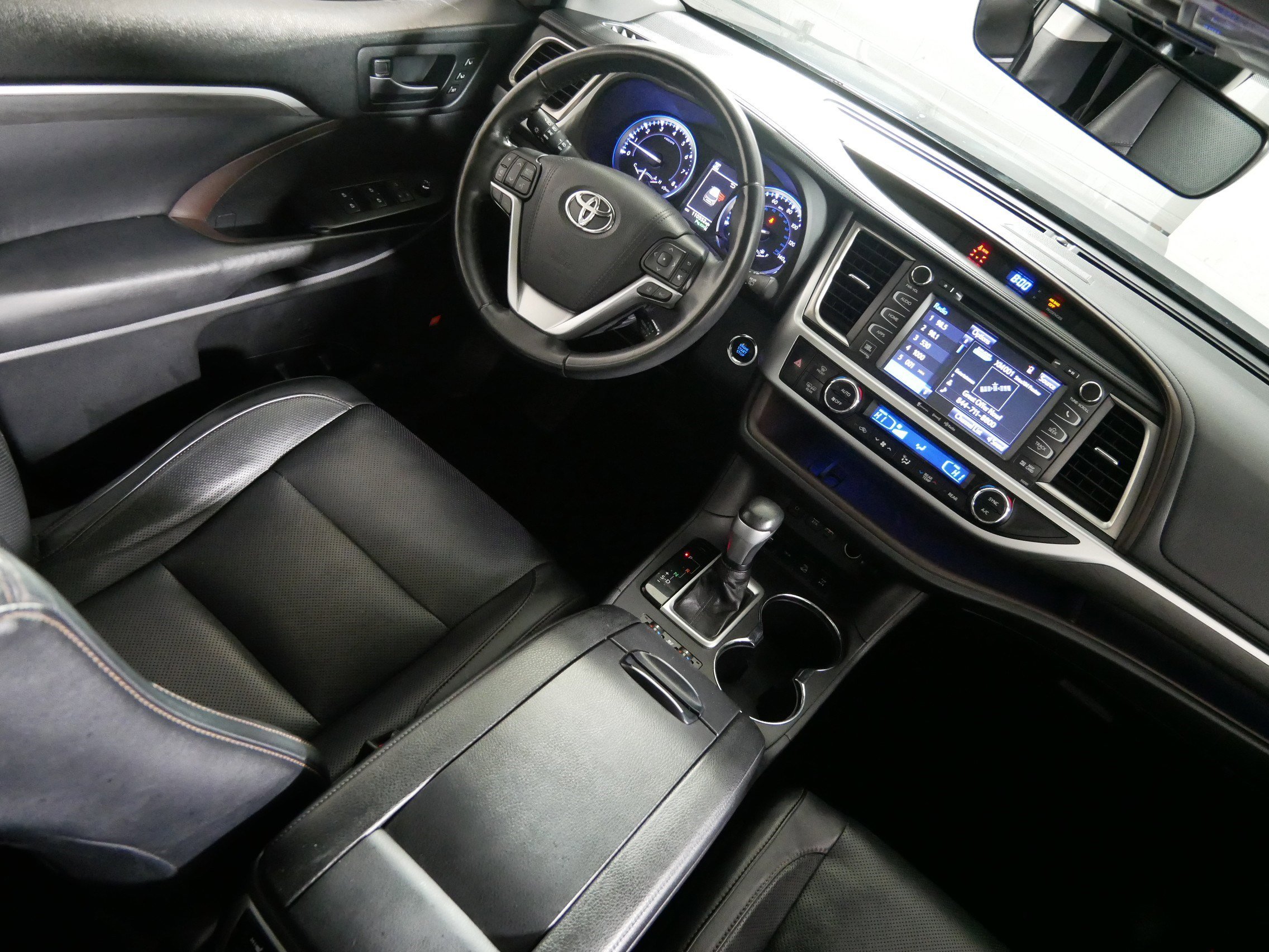 Used 2019 Toyota Highlander Limited Platinum image 9