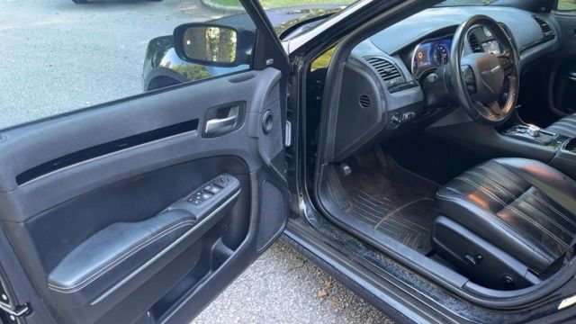 Used 2021 Chrysler 300 S w/ S Model Appearance Package RWD image 4