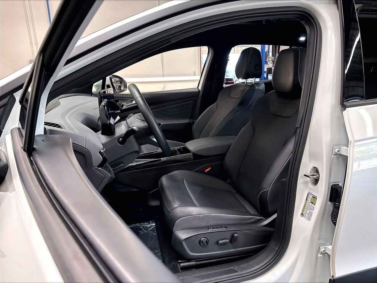 Used 2023 Volkswagen ID.4 Pro S RWD image 23
