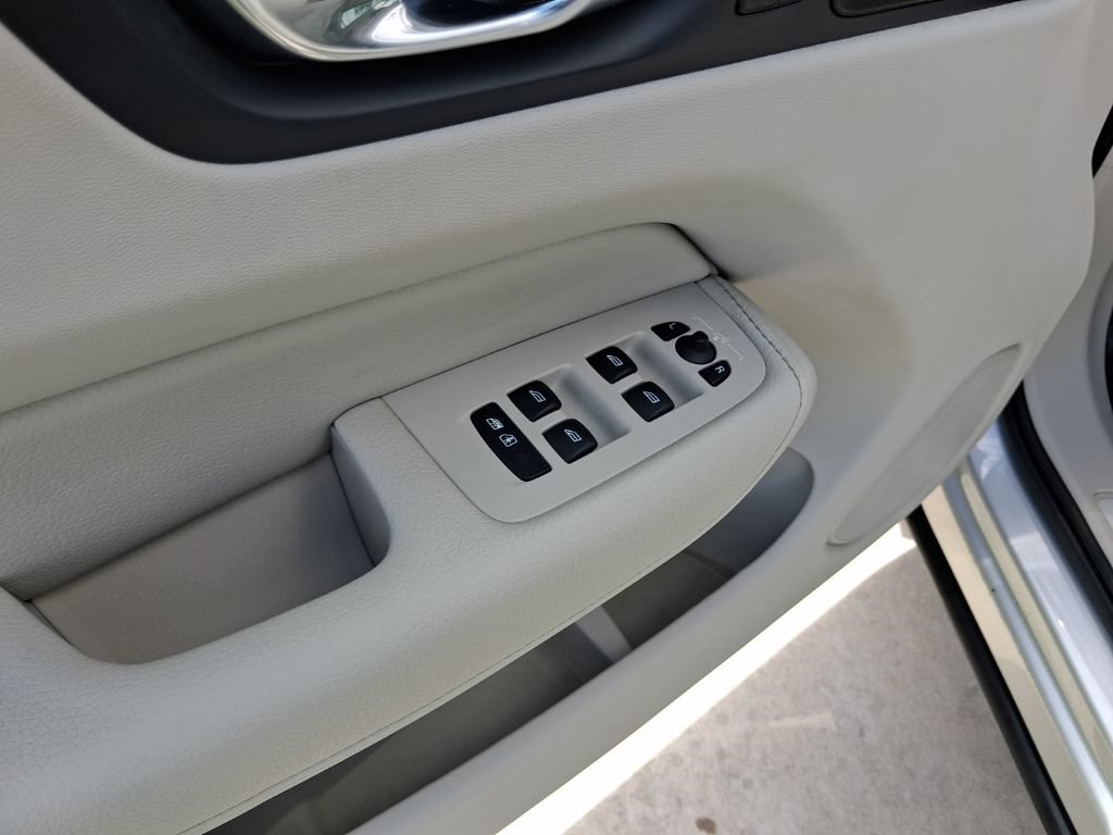 Used 2020 Volvo XC60 T5 Inscription w/ Protection Package Premier FWD image 16