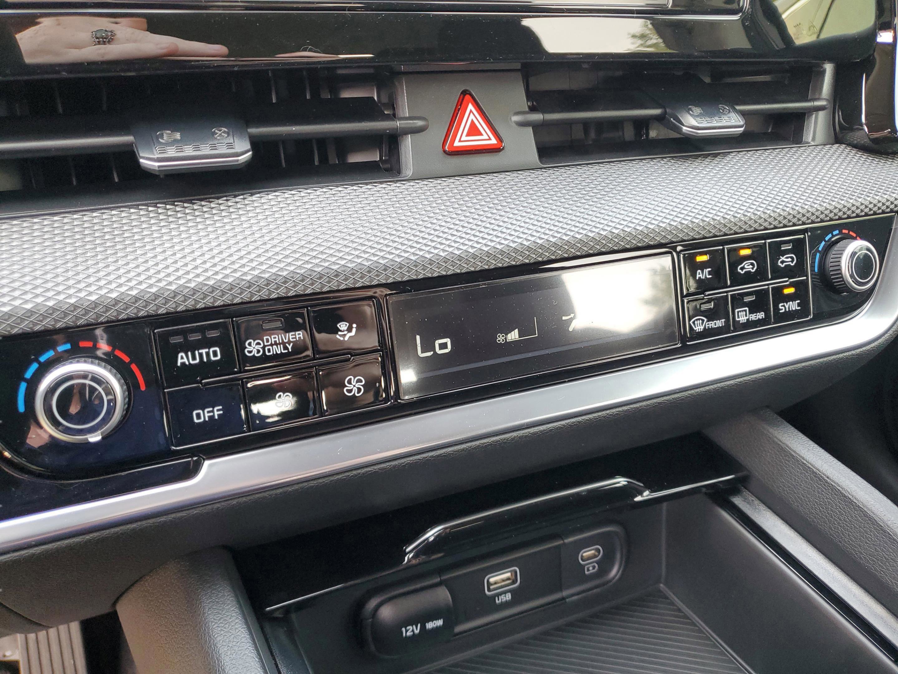 New 2025 Kia Sportage LX image 15