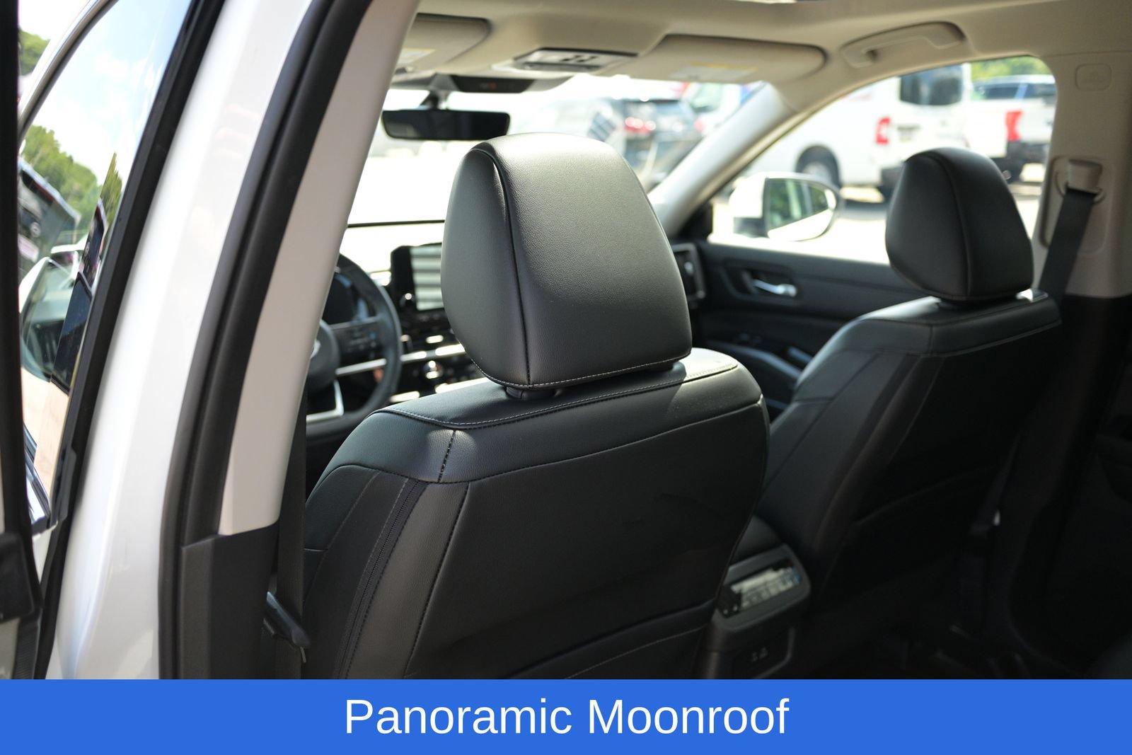 Used 2023 Nissan Pathfinder SL w/ SL Premium Package AWD/4WD image 32