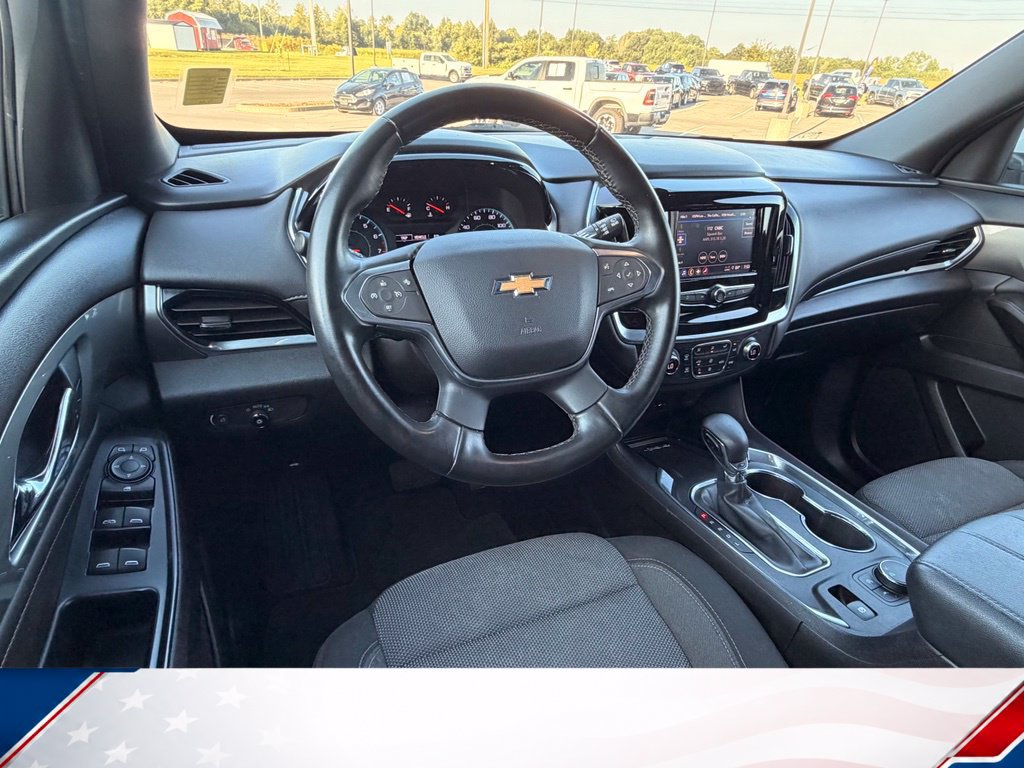 Used 2023 Chevrolet Traverse LT FWD image 16
