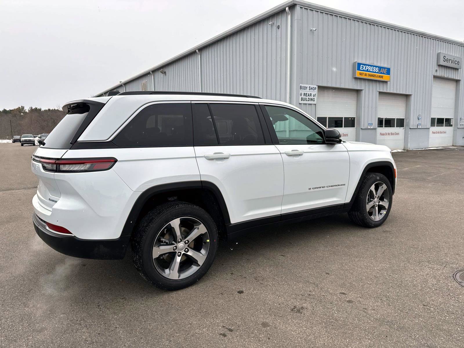 New 2026 Jeep Grand Cherokee Limited image 2