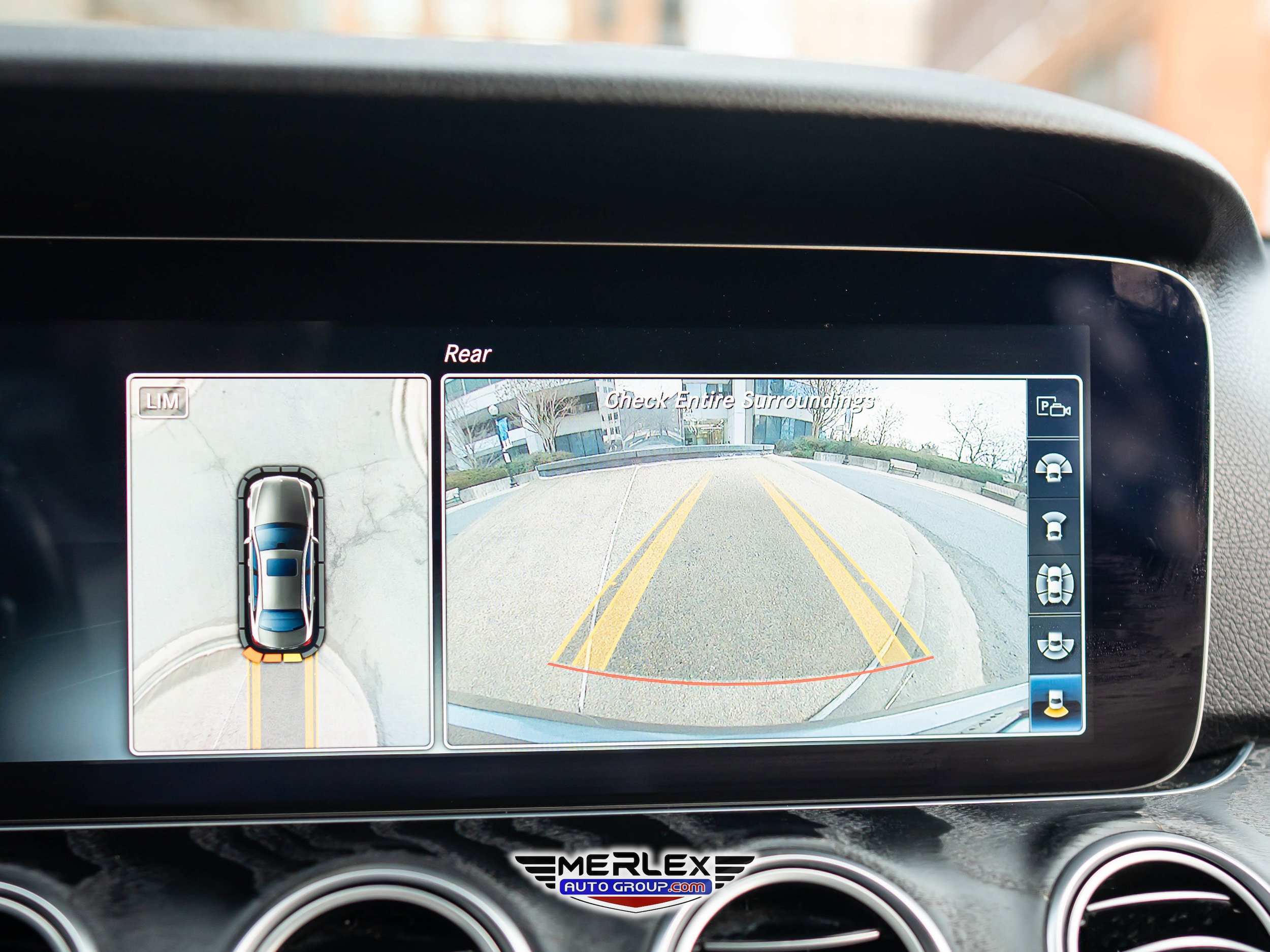 Used 2018 Mercedes-Benz E 400 4MATIC Sedan w/ Premium 3 Package image 30