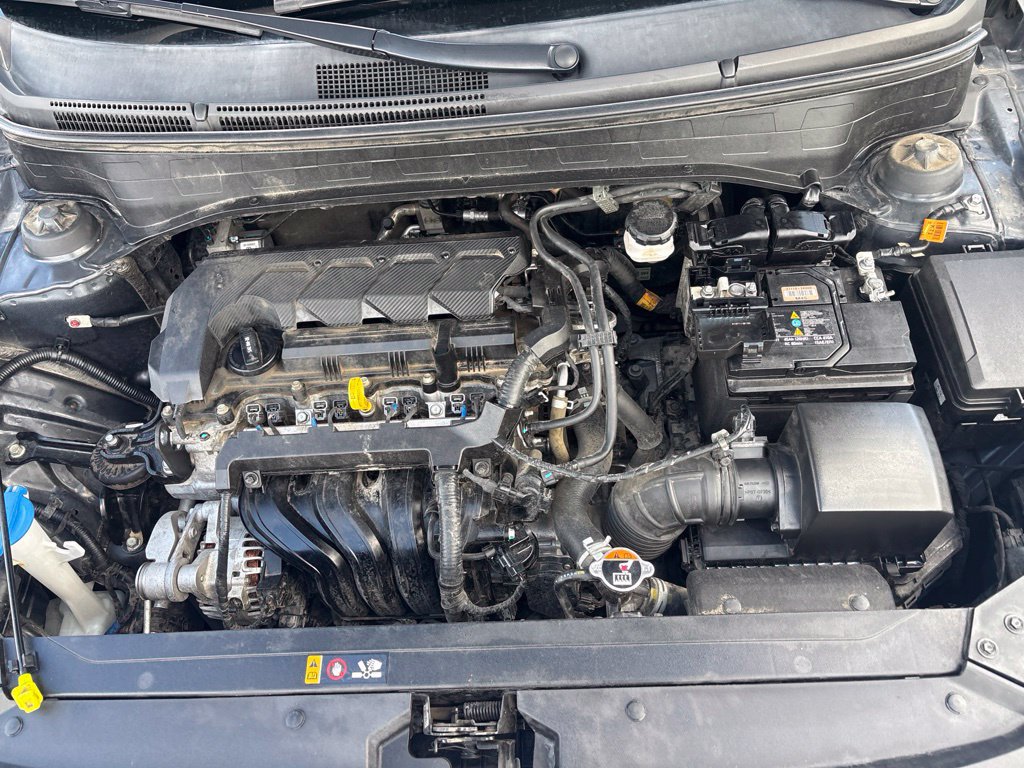 Used 2022 Hyundai Venue SEL FWD image 11
