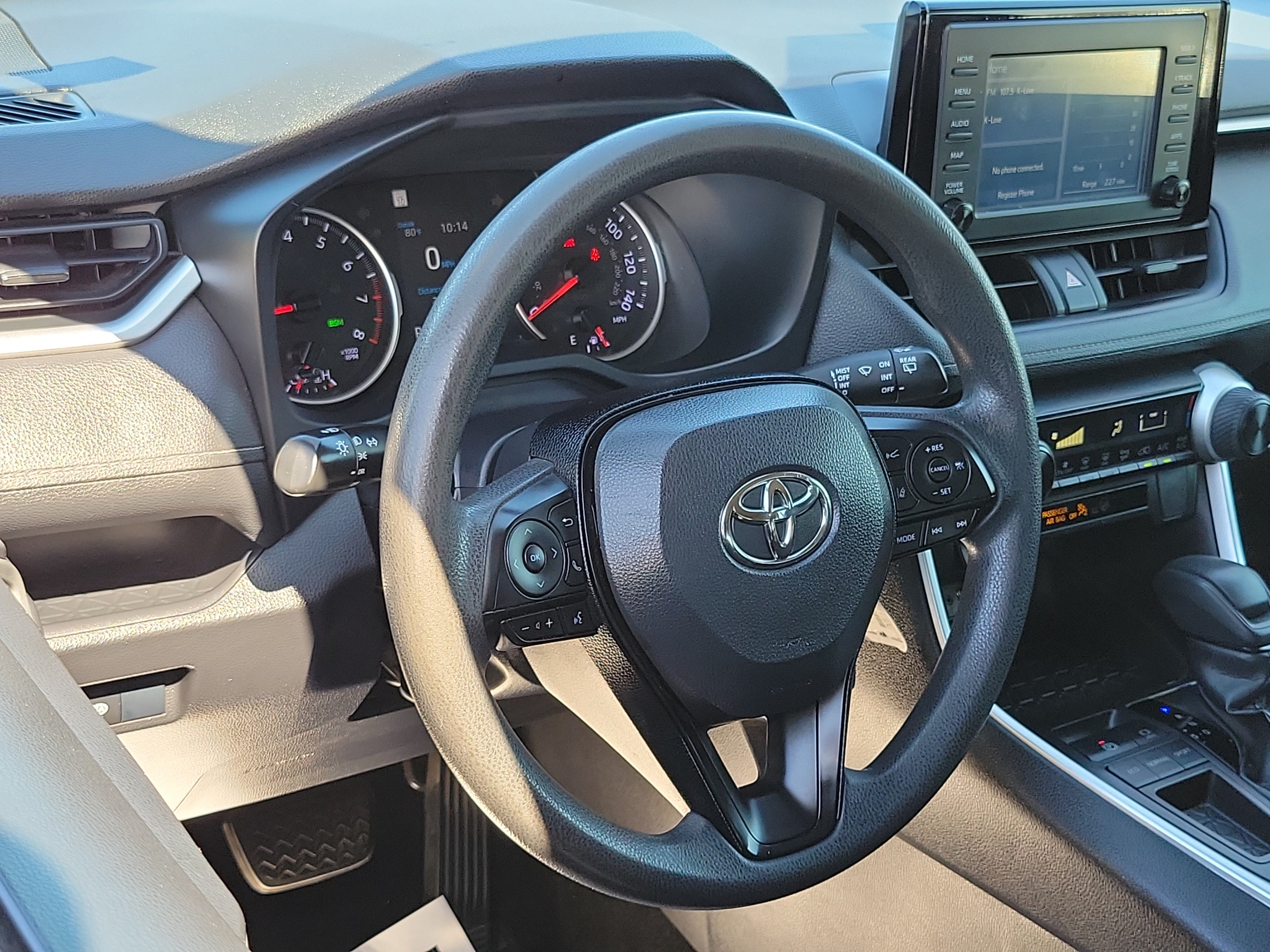 Used 2019 Toyota RAV4 LE w/ Carpet Mat Package FWD image 9