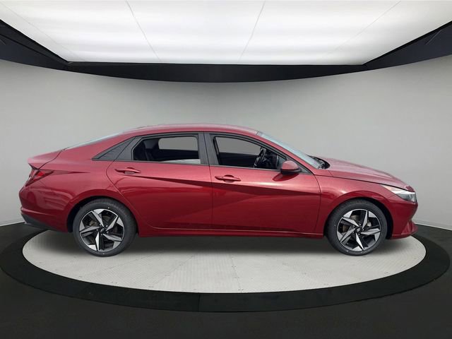 Used 2023 Hyundai Elantra SEL w/ Convenience Package image 4