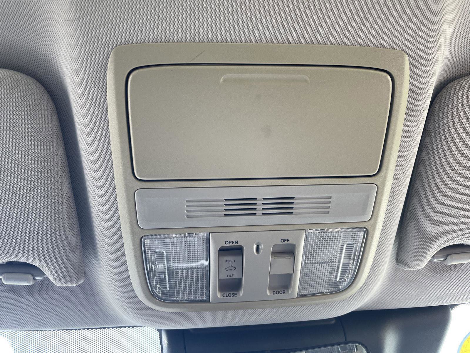 Used 2018 Honda Accord EX-L image 12