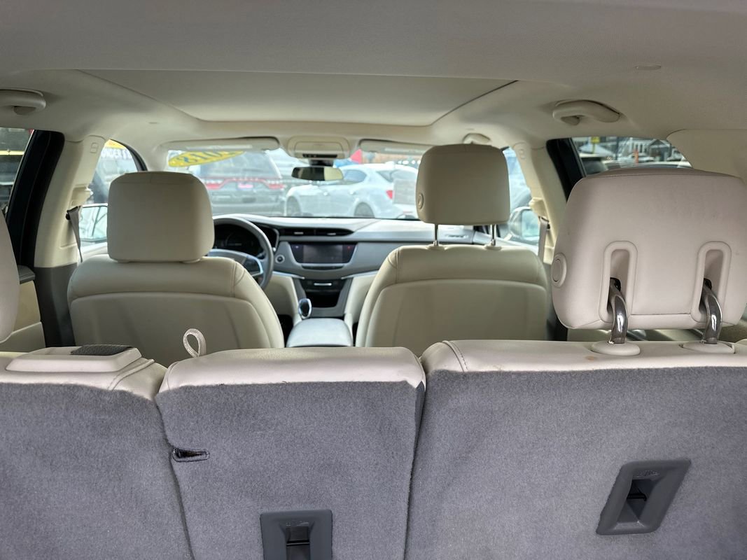 Used 2018 Cadillac XT5 Luxury w/ Driver Awareness Package image 40