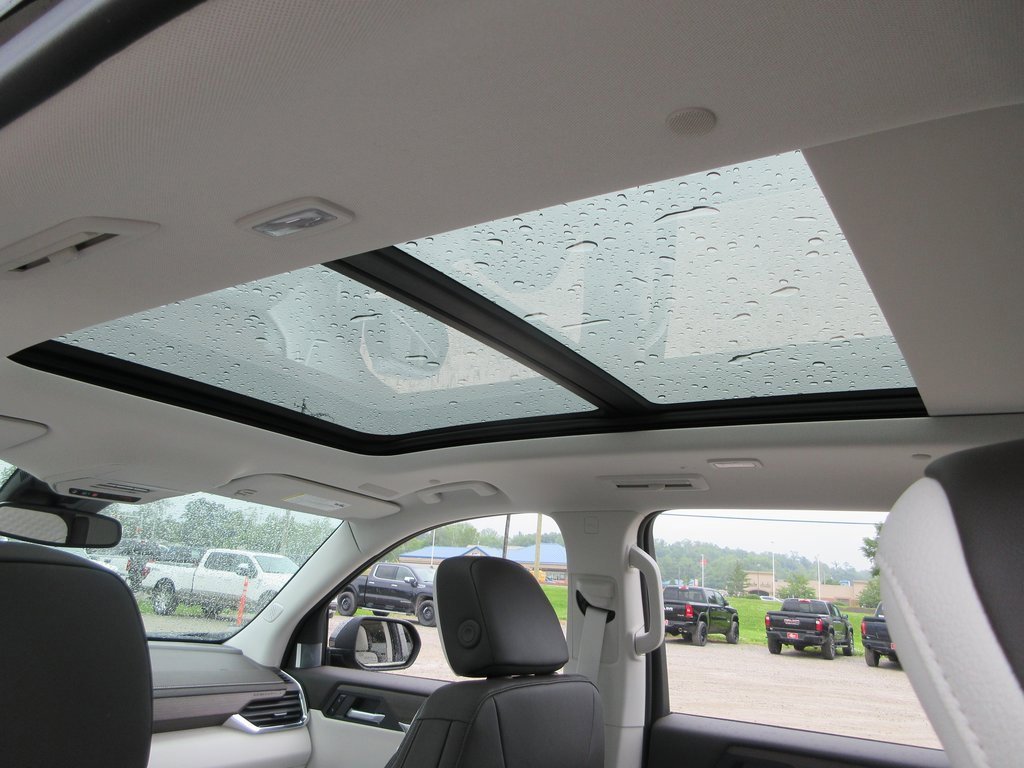 New 2025 GMC Acadia Denali image 18