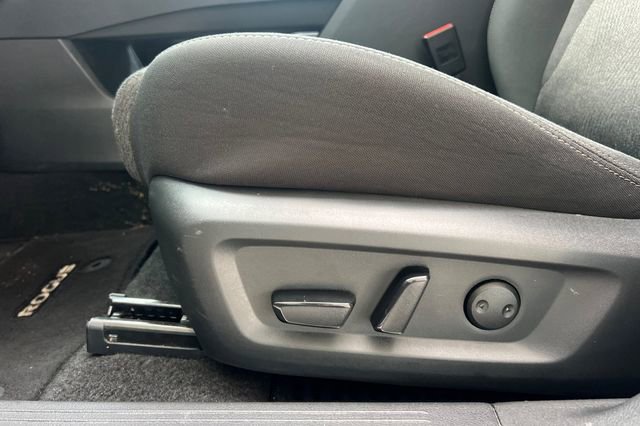 Used 2024 Nissan Rogue SV image 13