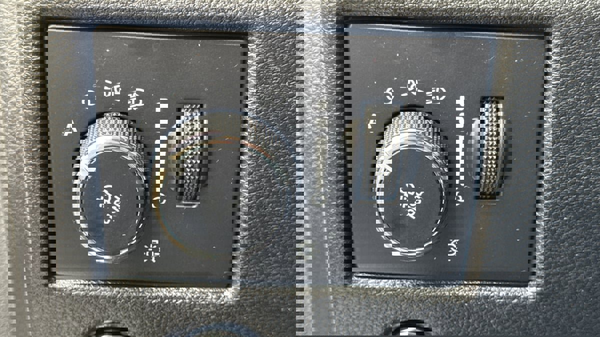 Used 2022 Jeep Grand Cherokee Limited image 17