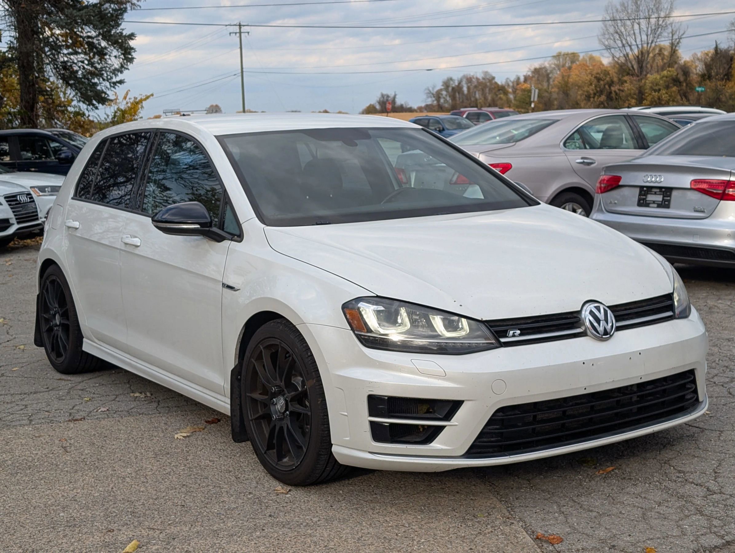 Used 2016 Volkswagen Golf 4-Door image 9