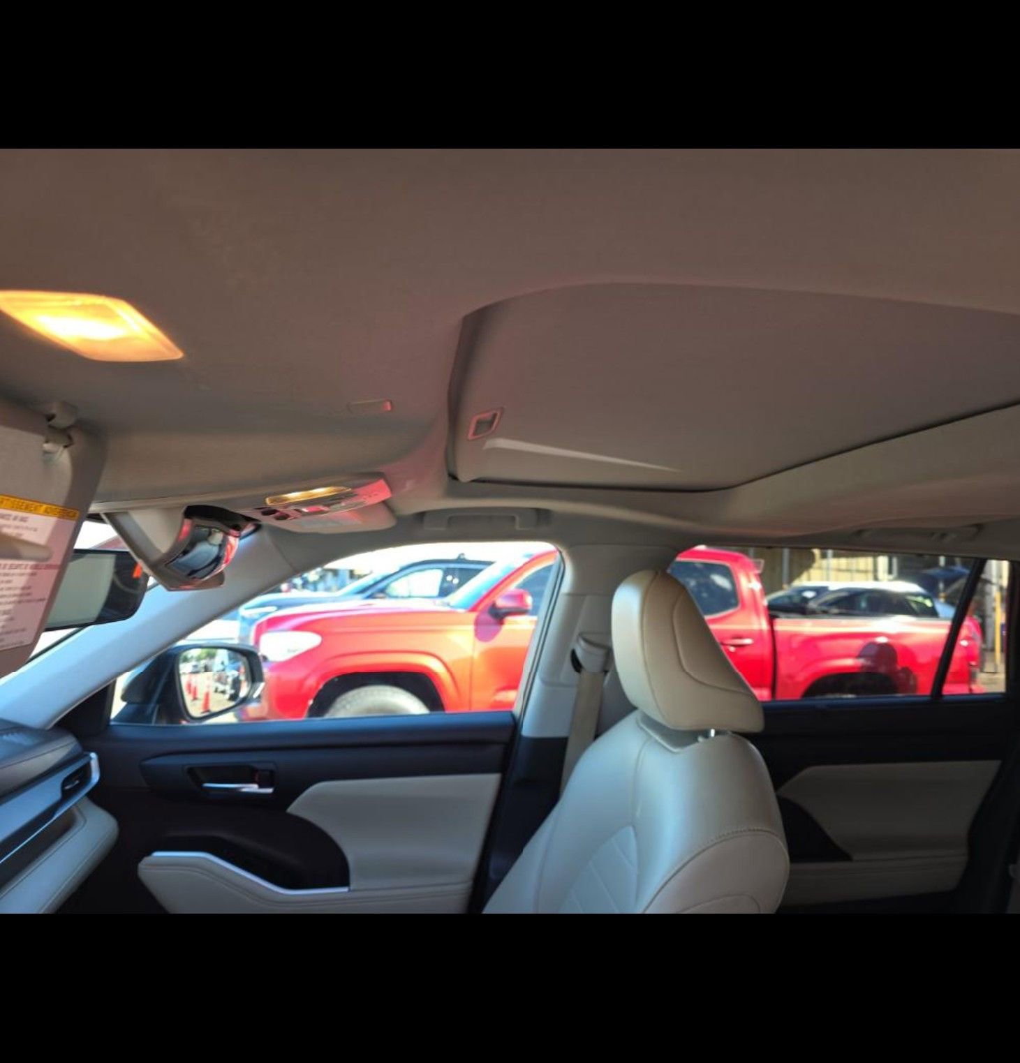 Used 2021 Toyota Highlander XLE image 9