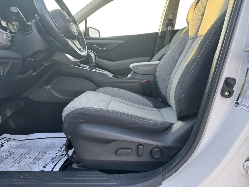 Used 2022 Subaru Outback Premium image 9