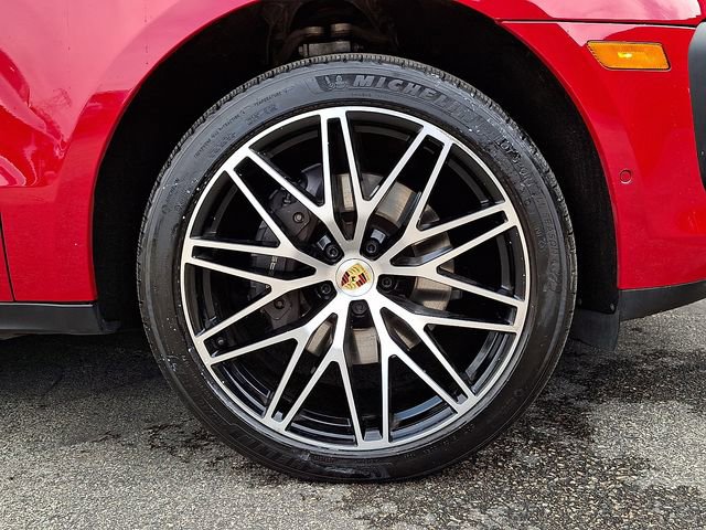 Certified 2023 Porsche Macan Turbo image 12