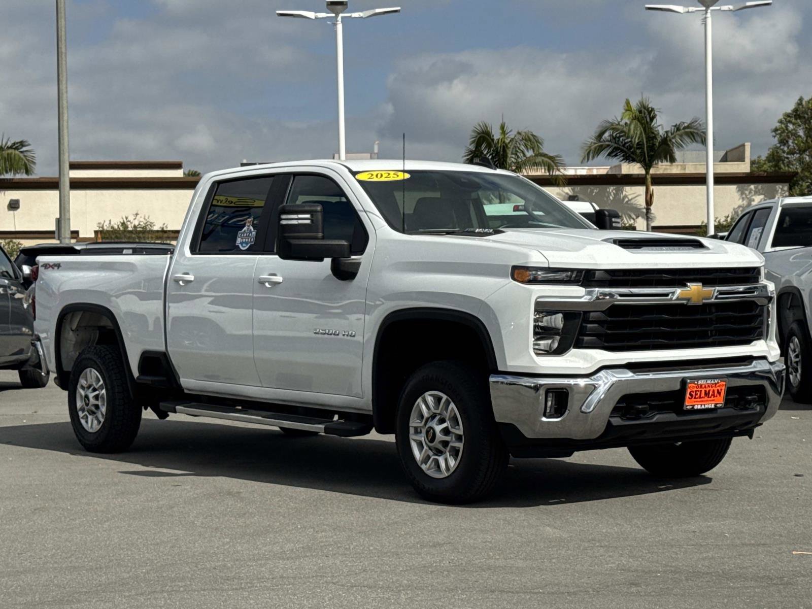 Used 2025 Chevrolet Silverado 2500 LT w/ Convenience Package image 3