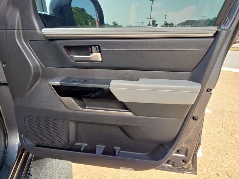 Used 2024 Toyota Tundra Limited AWD/4WD image 13