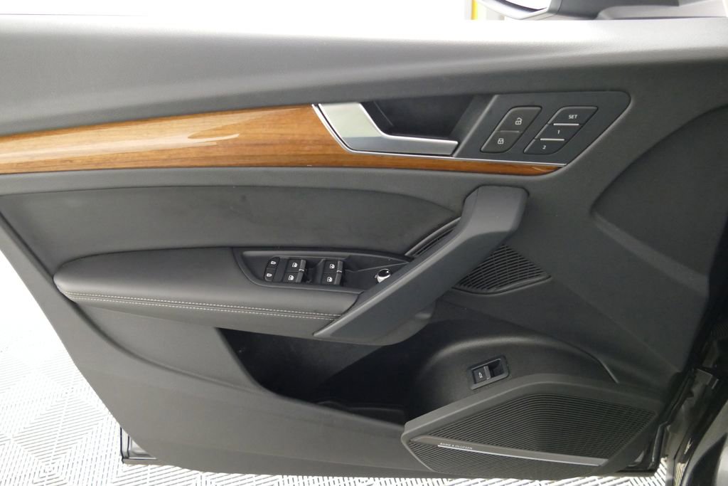 Used 2023 Audi Q5 2.0T Premium Plus w/ Premium Plus Package image 25