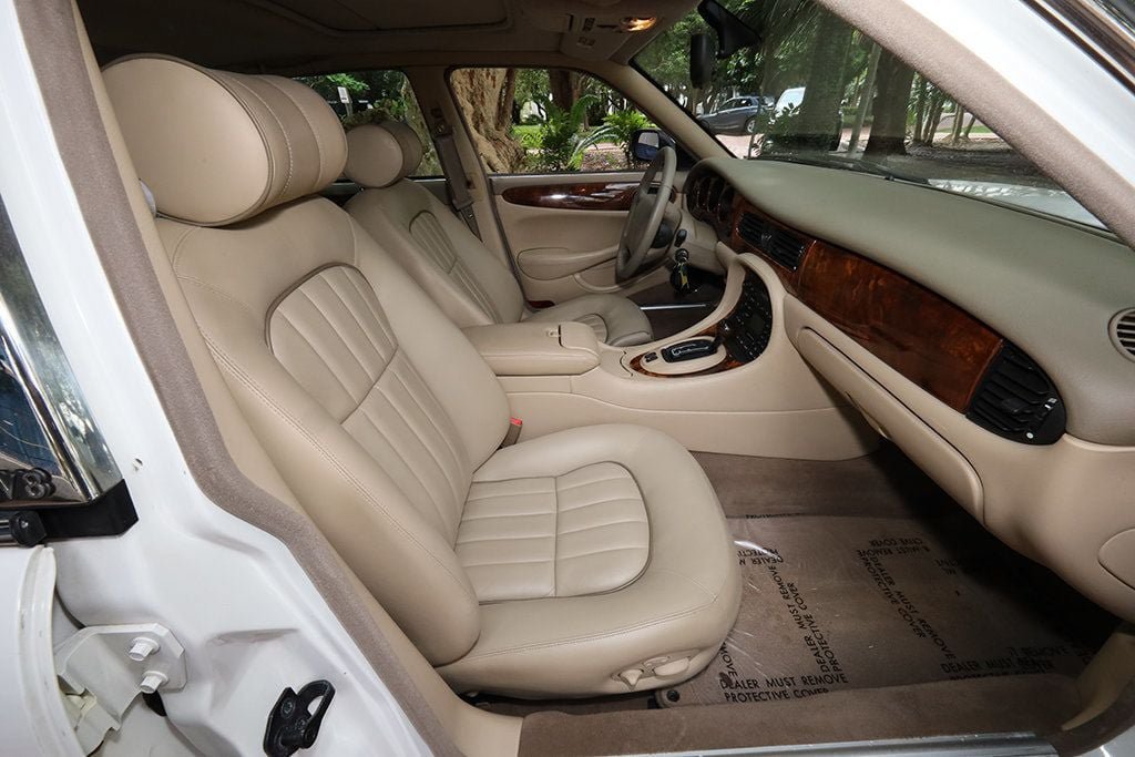 Used 2003 Jaguar XJ8 RWD image 7