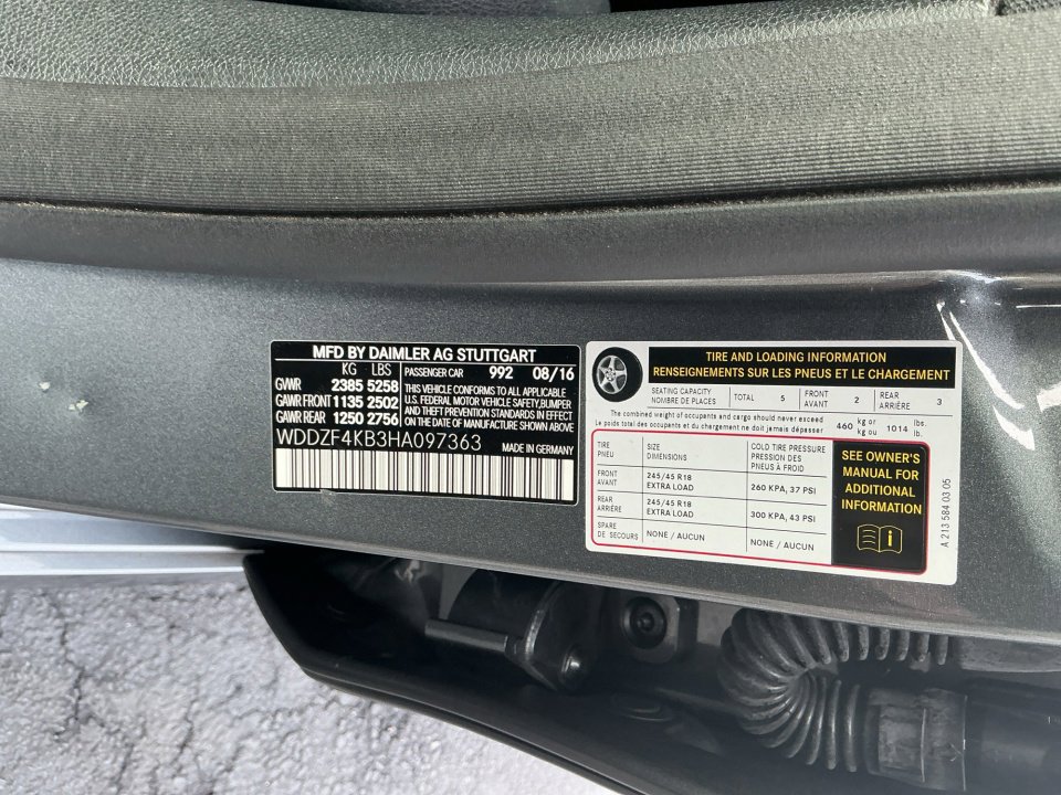 Used 2017 Mercedes-Benz E 300 4MATIC image 39