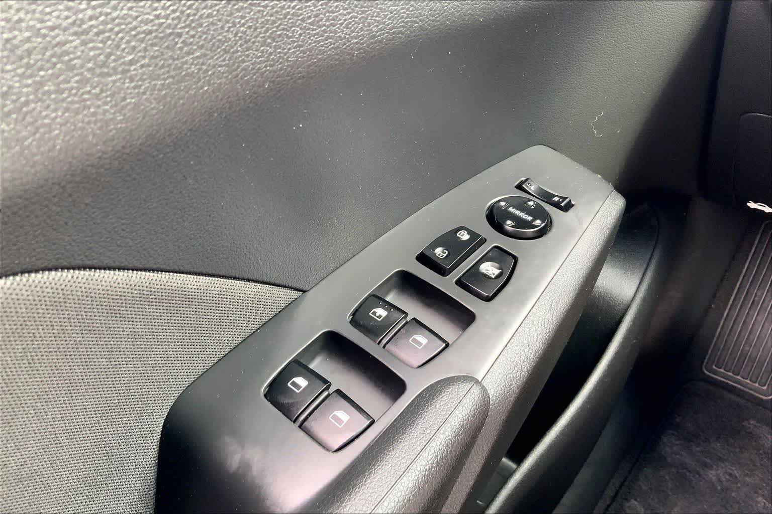 Used 2022 Hyundai Accent SE FWD image 33