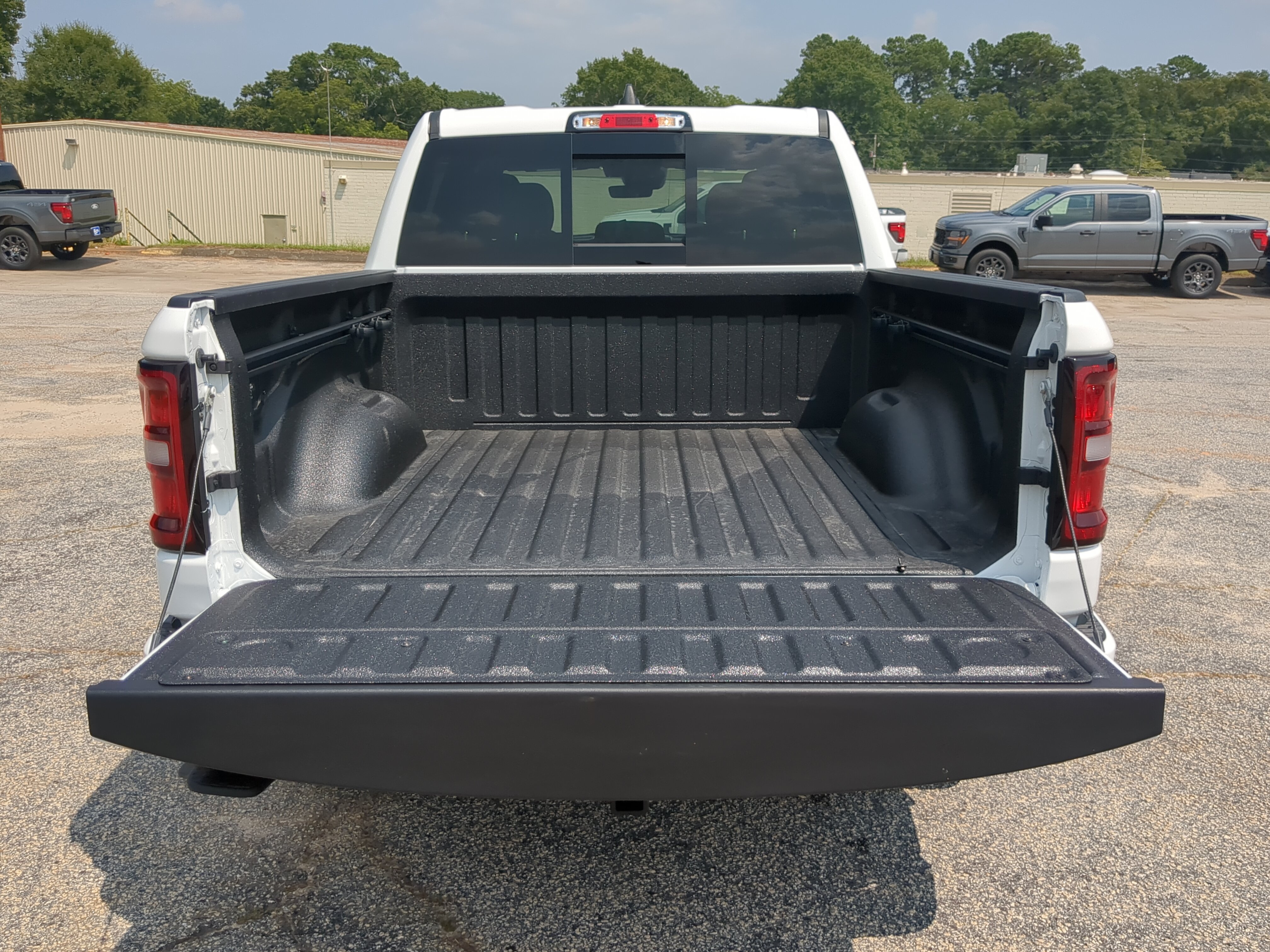 New 2026 RAM 1500 Express AWD/4WD image 11