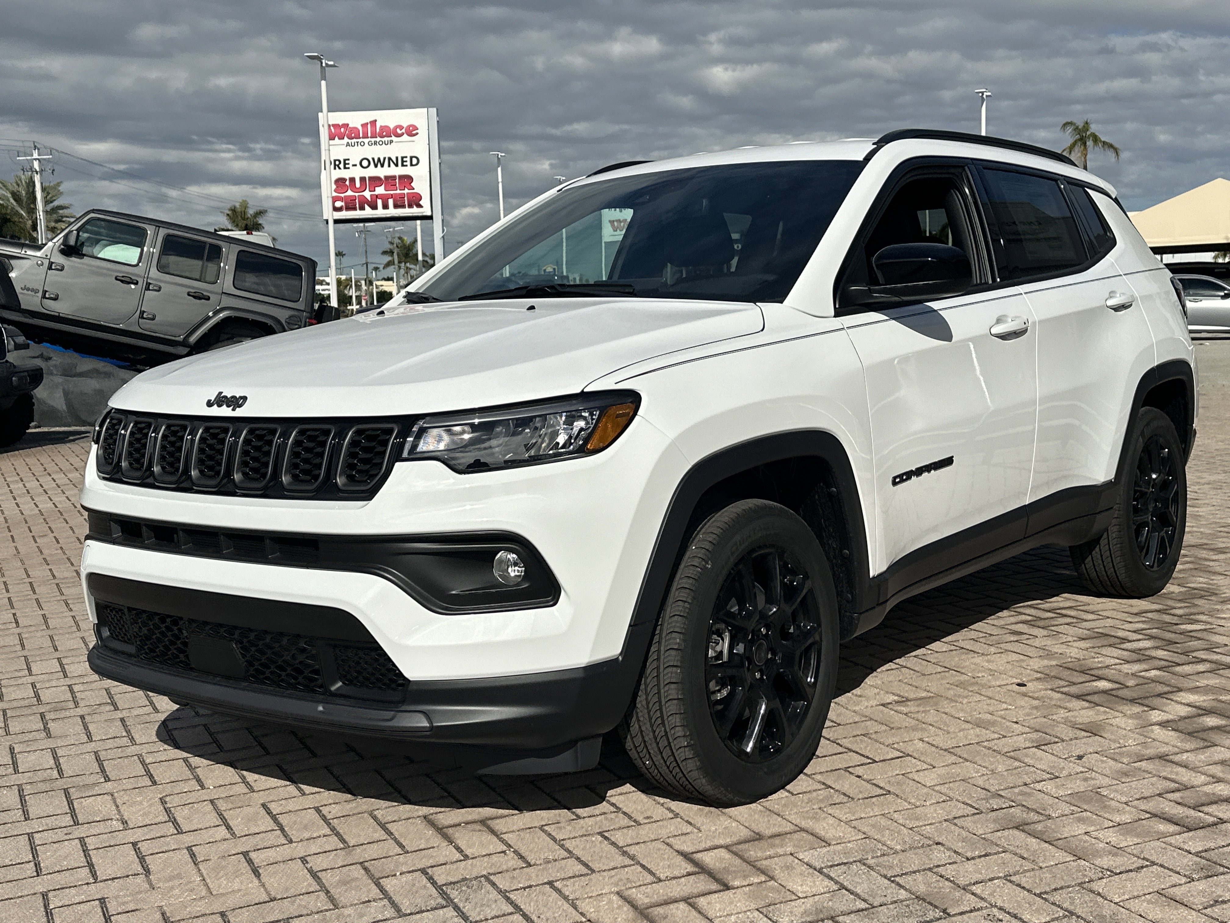 New 2026 Jeep Compass Latitude image 3