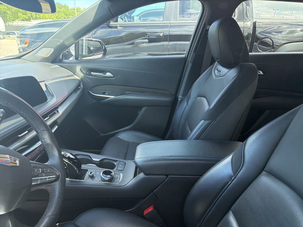 Used 2024 Cadillac XT4 Sport image 7
