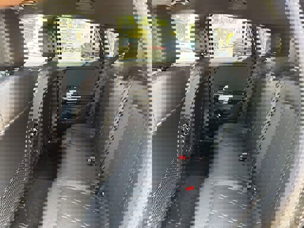 Used 2025 Mercedes-Benz GLA 250 4MATIC image 28