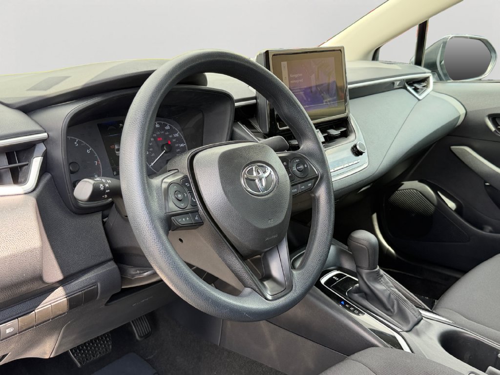 Used 2025 Toyota Corolla LE FWD image 18