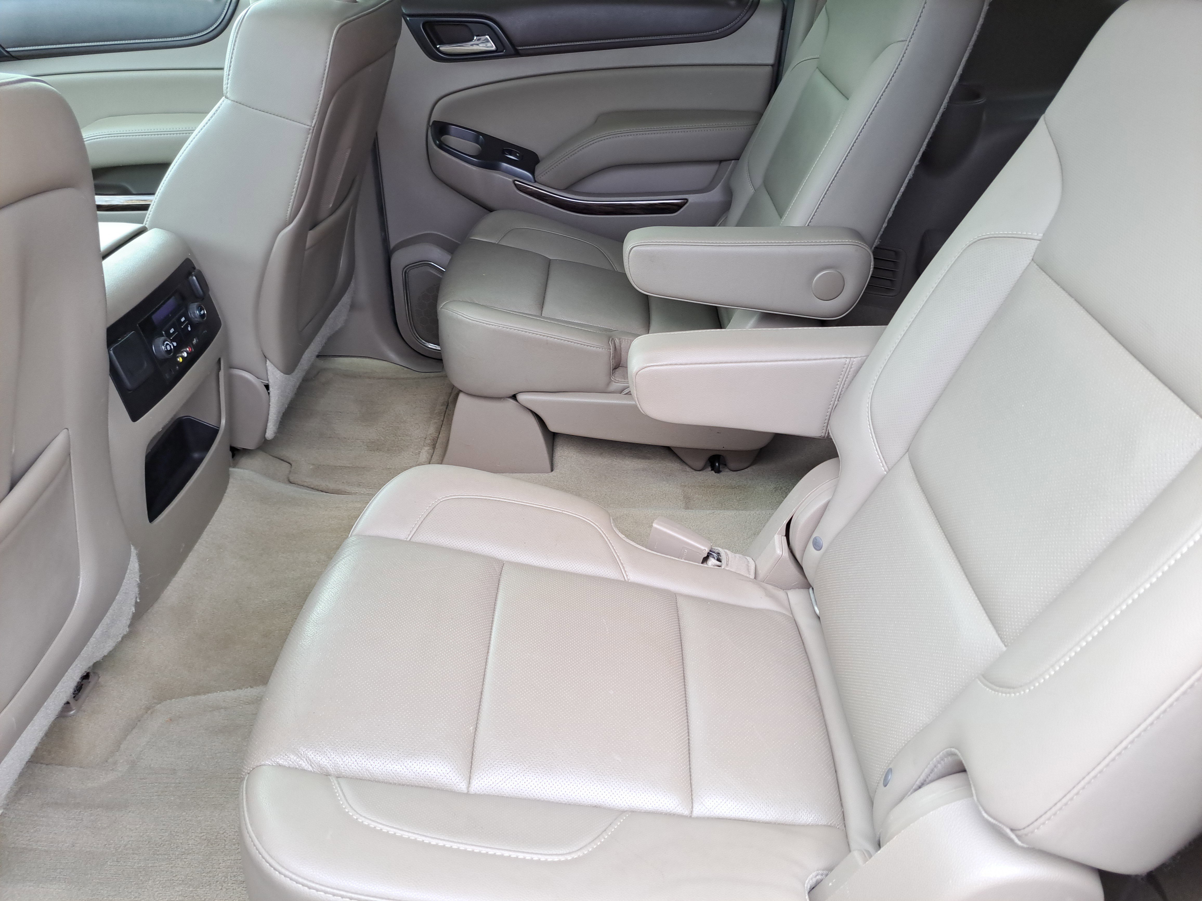 Used 2015 GMC Yukon XL SLT w/ Open Road Package image 9