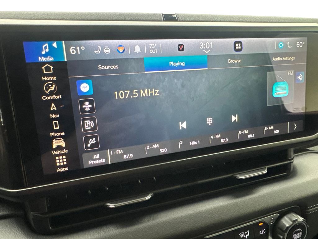 Used 2024 Jeep Gladiator Rubicon w/ Technology Group AWD/4WD image 65