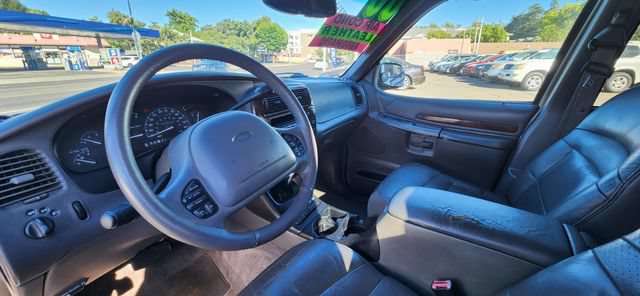 Used 2000 Ford Explorer Limited RWD image 6