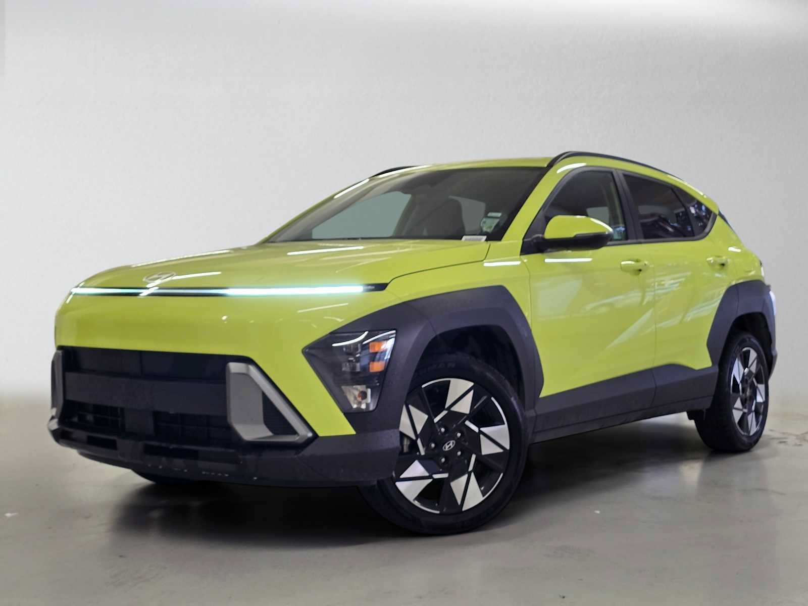 Used 2025 Hyundai Kona SEL AWD/4WD image 1